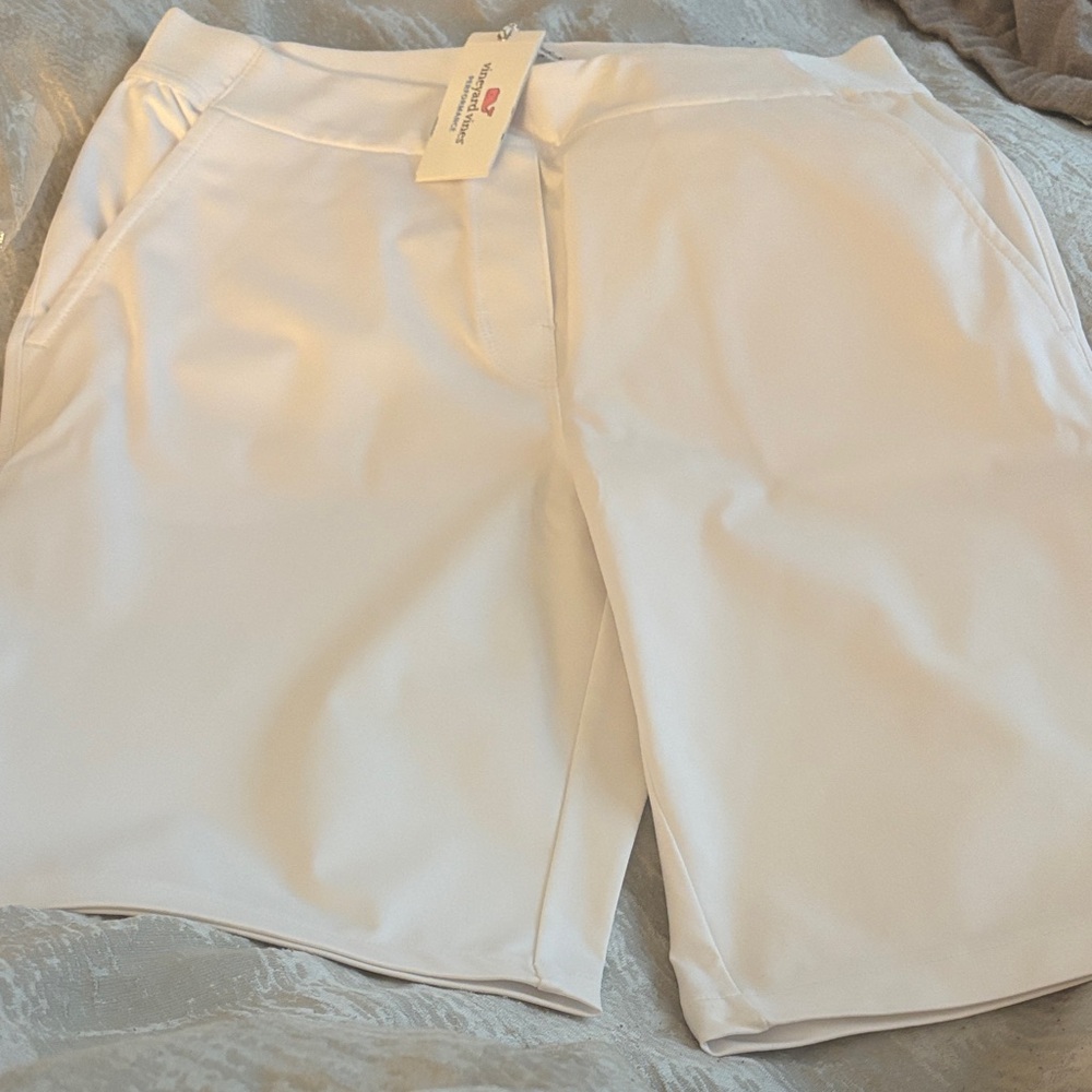 NWT Vineyard Vines White Bermuda Shorts ⛳️